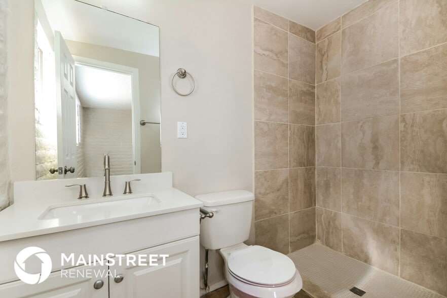 Building Photo - 4550 S Lotus Cir