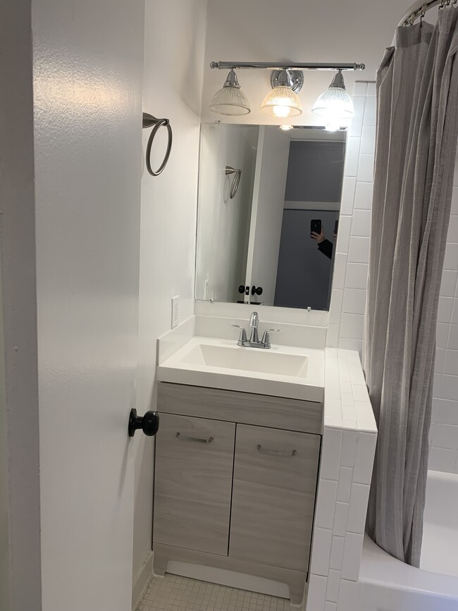 New vanity, mirror, light - 3051 Idaho Ave NW