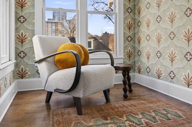 Building Photo - 611 N Pine St