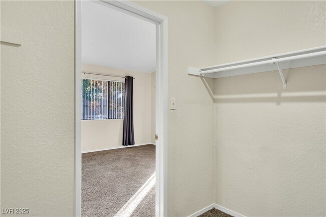 Building Photo - 5026 S Rainbow Blvd