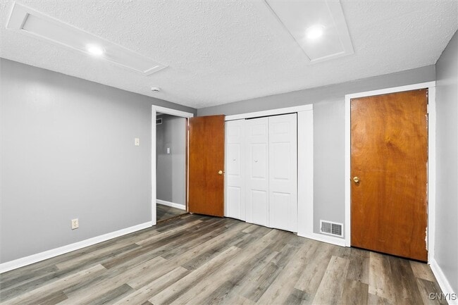 Building Photo - 941 Jamesville Ave