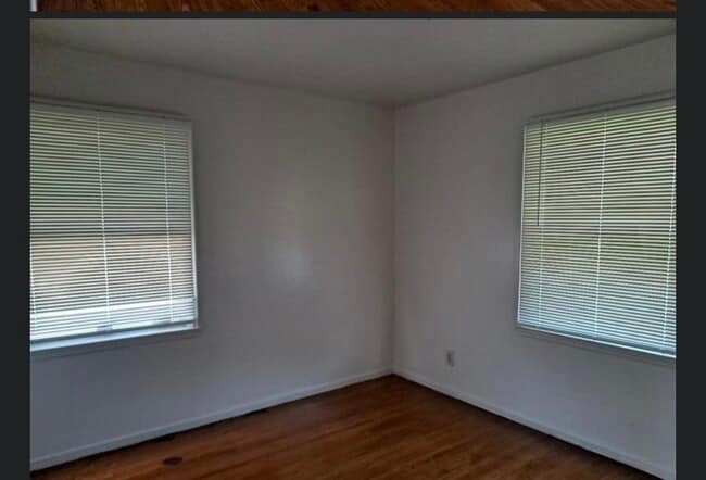 Building Photo - 315 Banff Cir