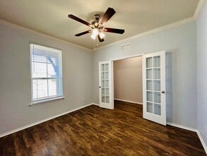 Building Photo - 147 Big Leaf Dr