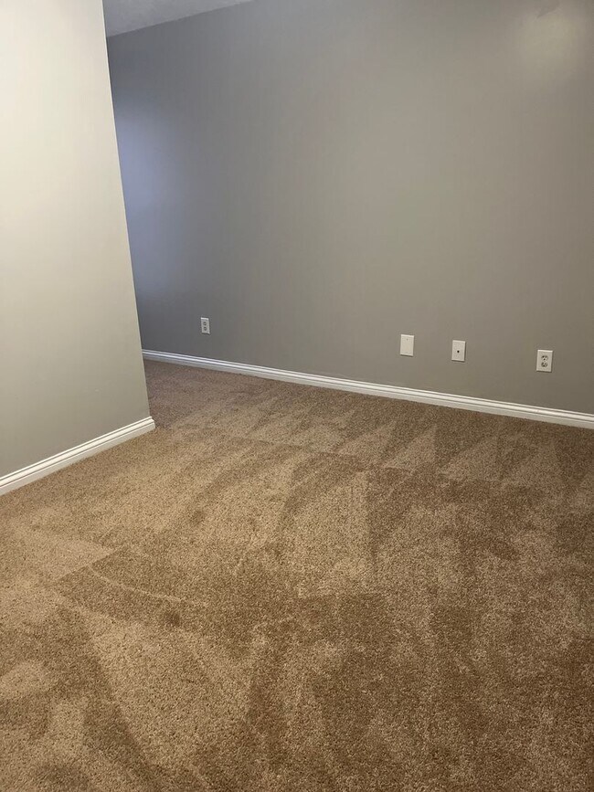 Building Photo - Florence Ct