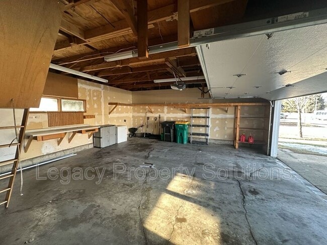 Building Photo - 1400 S 3rd St