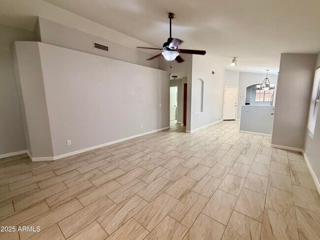 Building Photo - 4019 W Fallen Leaf Ln