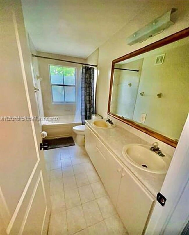 Building Photo - 16972 SW 33rd Ct