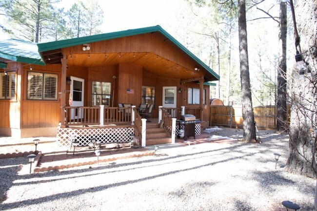Building Photo - 6577 Mark Twain Dr