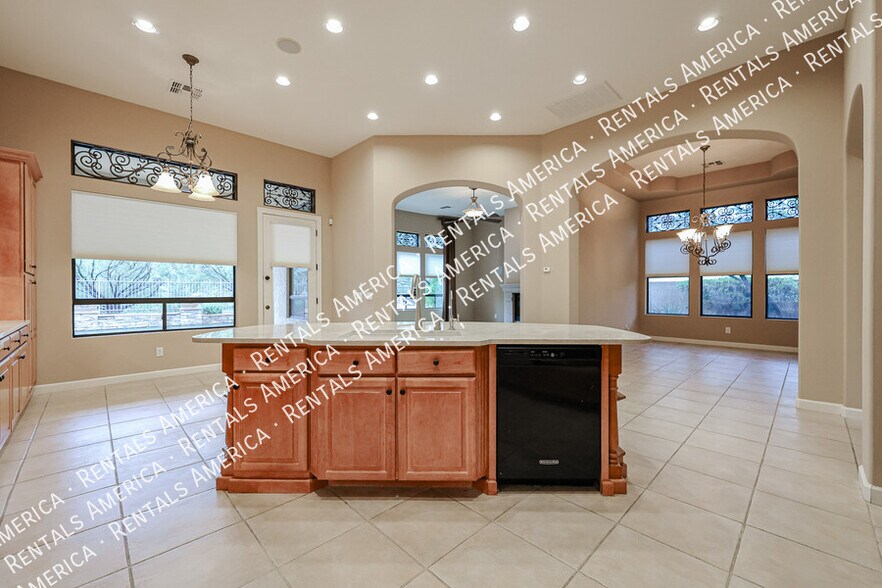 Building Photo - 7931 E Stonecliff Cir