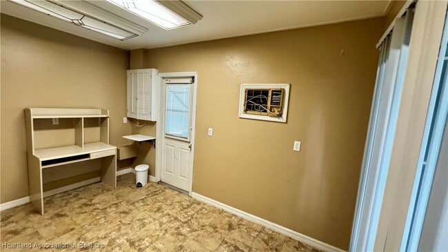 Building Photo - 205 Dove Ave