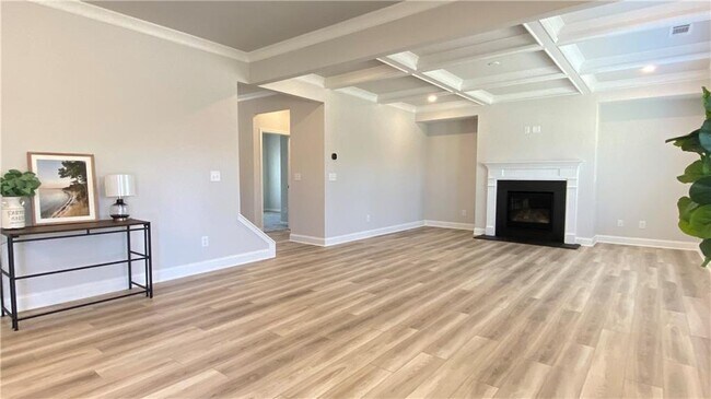 Building Photo - 4570 Silver Oak Dr SW