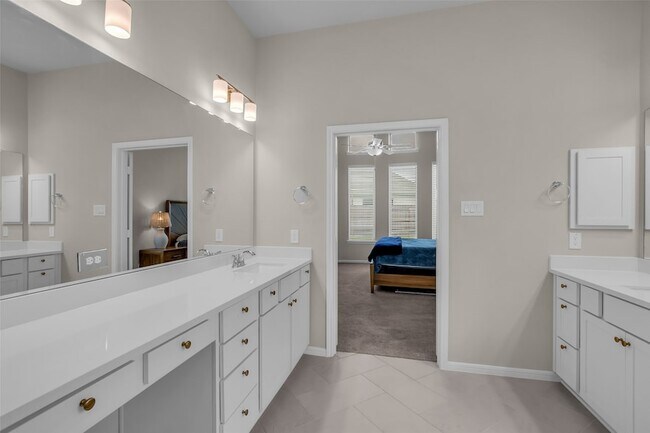 Building Photo - 32117 Magnolia River Trl