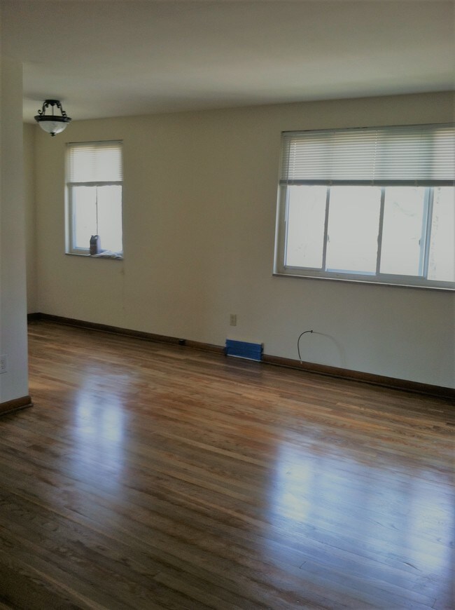 Primary Photo - 130 Lacrosse St