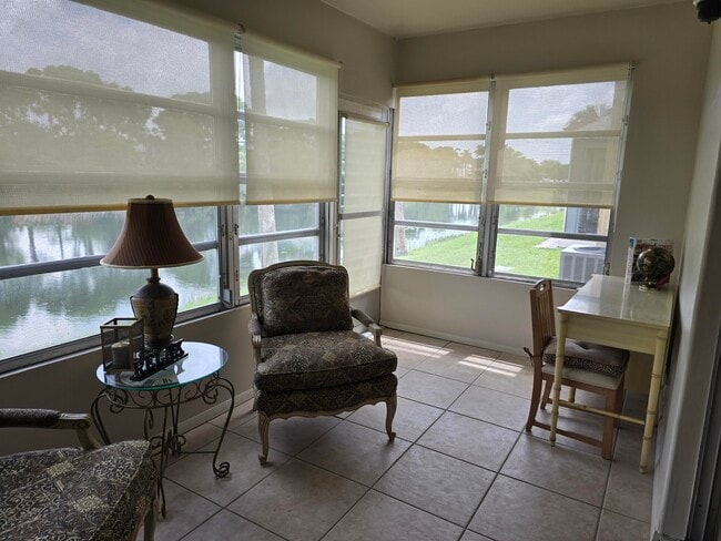 Building Photo - 143 Lake Barbara Dr