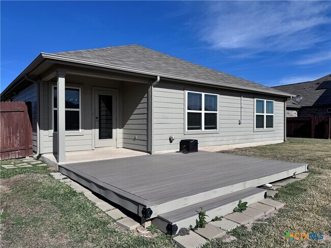 Building Photo - 300 Colthorpe Ln