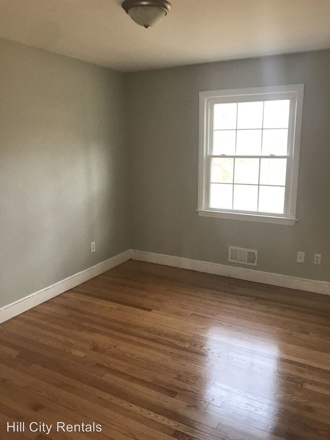 Building Photo - 1714 Graves Mill Rd