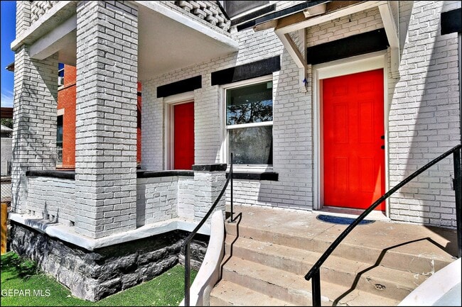 Building Photo - 615 Arizona Ave