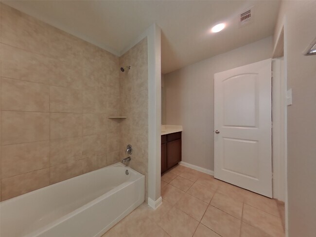 Building Photo - 216 Elm Patch Dr