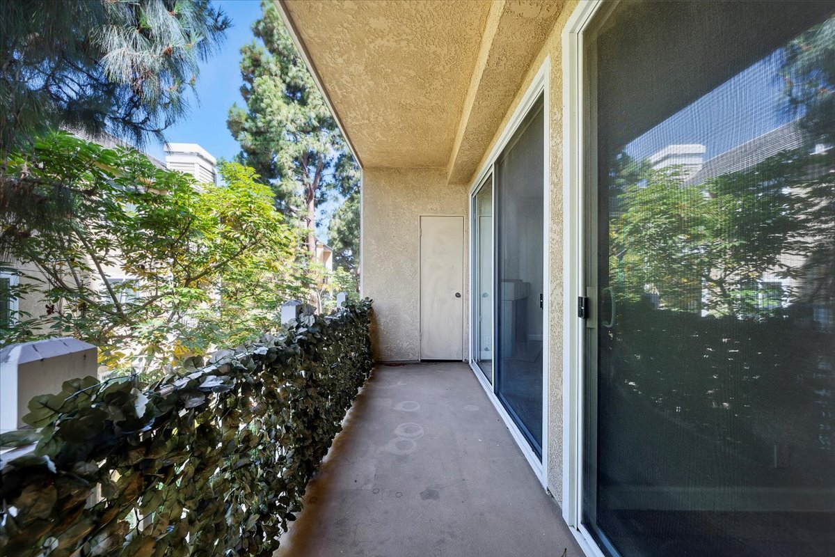Balcony - 8505 Gulana Ave