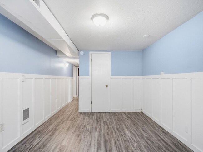 Building Photo - Spacious Unfurnished Home in Northwest Spokane