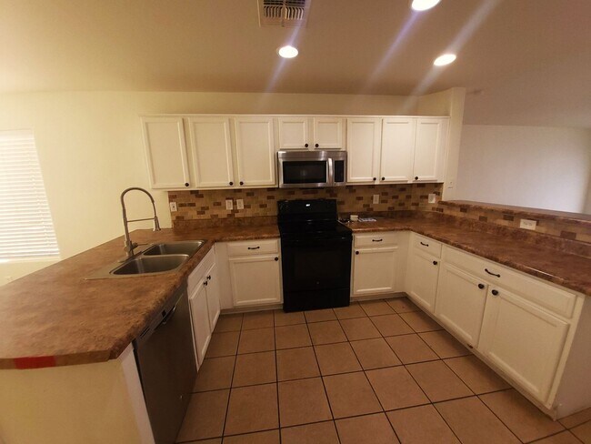 Building Photo - Spacious 3BR Phx Home for Rent!