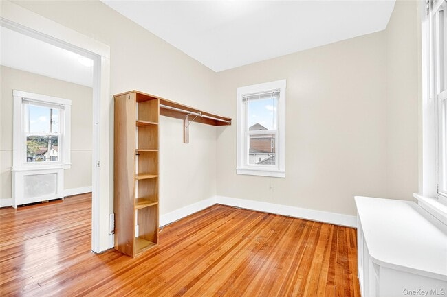 Building Photo - 41 Saratoga Ave