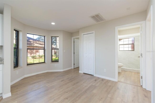 Building Photo - 6545 Brentwood Dr.