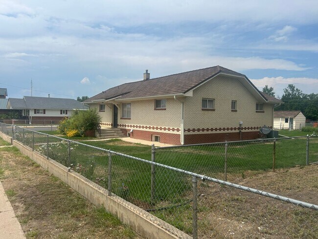Primary Photo - 3 Bedroom Home in Frederick - Available Now!