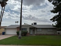 Building Photo - 5-Bedroom Home In Tempe