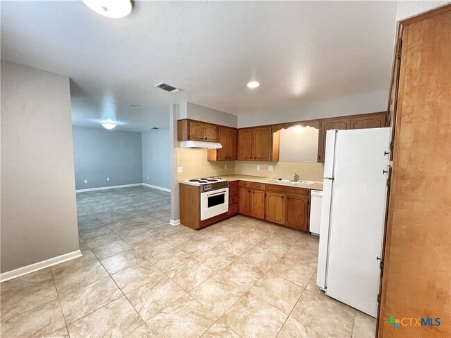 Building Photo - 1768 Kuehler Ave