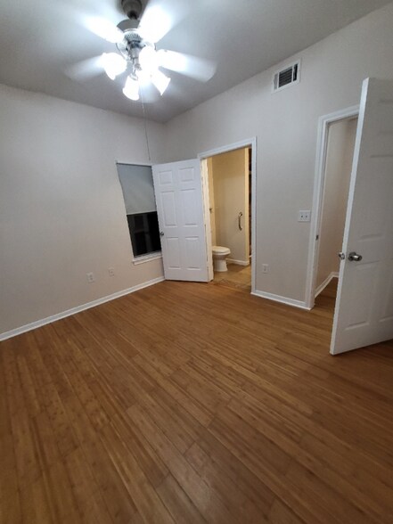 Building Photo - 2320 Gracy Farms Ln