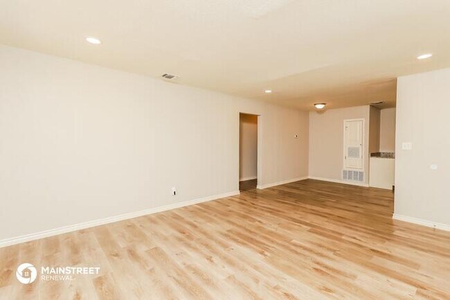 Building Photo - 450 Millwood Ln, San Antonio, TX 78216