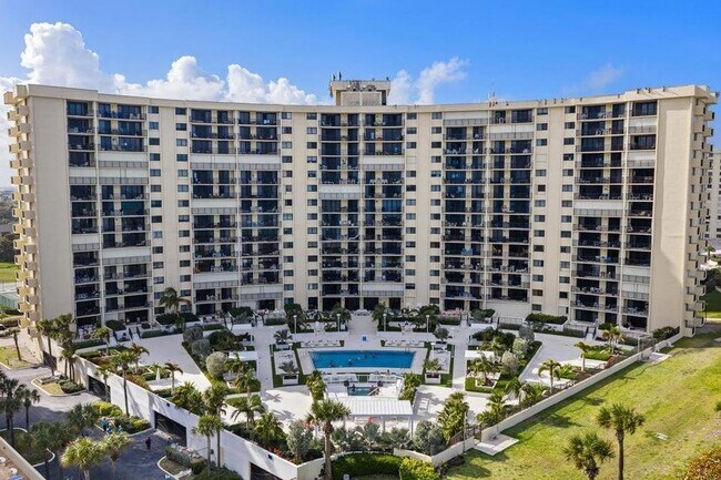 Building Photo - 200 Ocean Trail Way