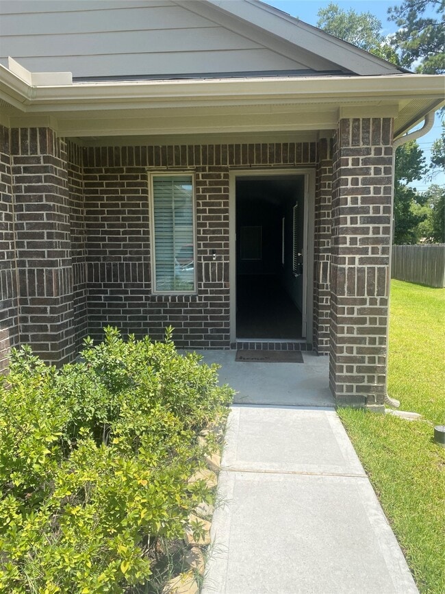 Building Photo - 16937 Rich Pines Dr