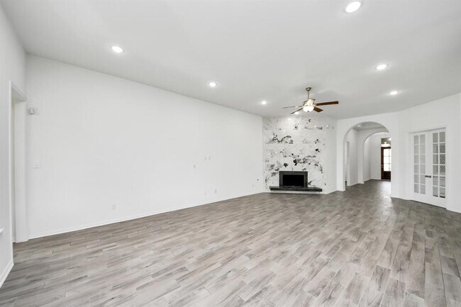 Building Photo - 10910 Wardrop Pl