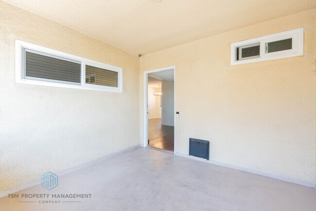 Building Photo - 2 Bedroom 2 Bath Condo in Pasadena!