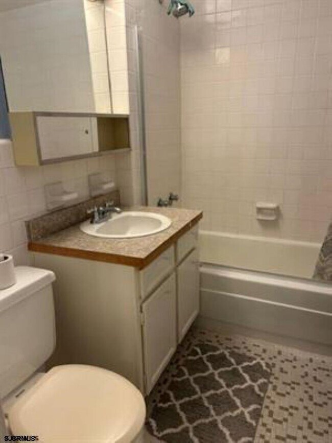 Building Photo - 2721 Boardwalk