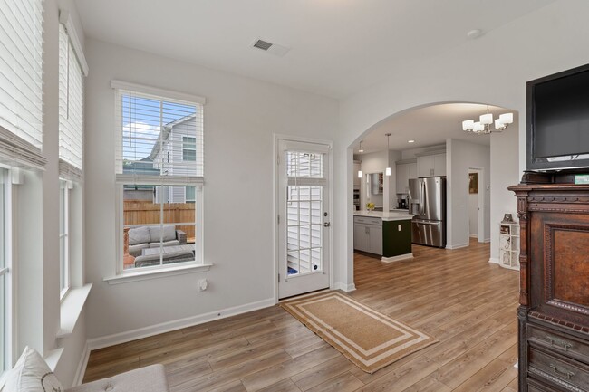 Building Photo - 505 S Oak Crst Dr