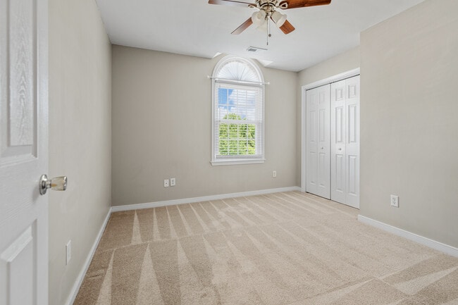 Building Photo - 3924 Liberty Point Dr