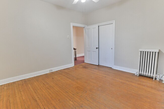 Building Photo - Large Single-Family Home on Boas St.