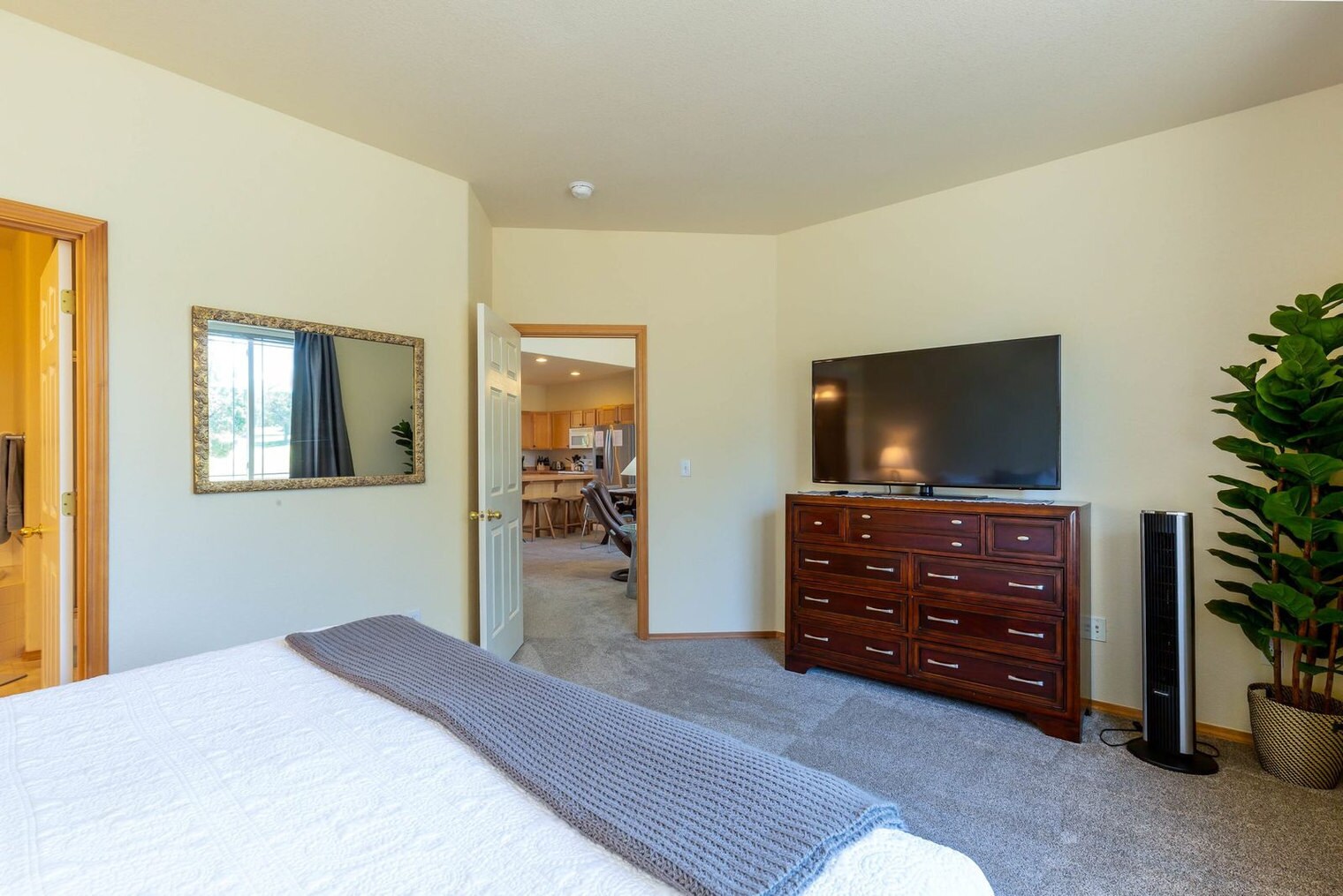 Building Photo - 951 Golden Pheasant Dr