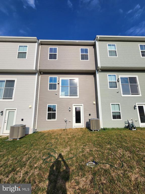 Building Photo - 114 Milburn Dr