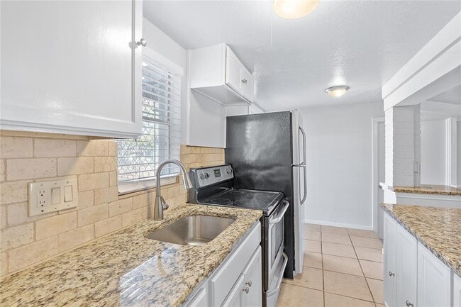 Building Photo - 203 Laguna Vista Dr