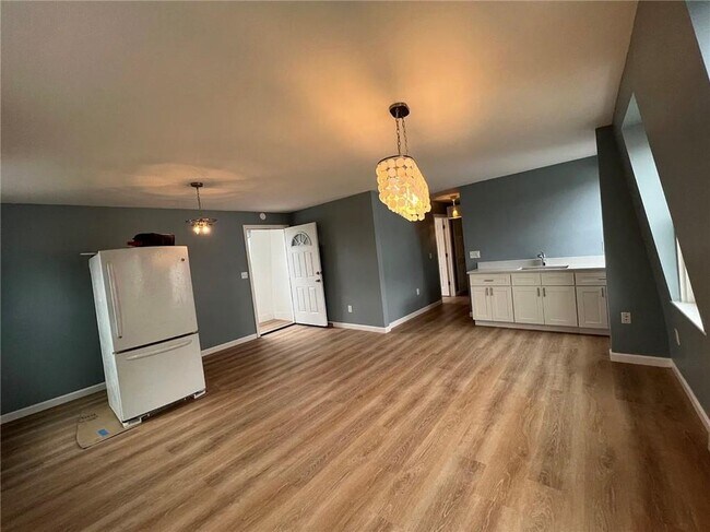 Building Photo - 9 Turner Ave