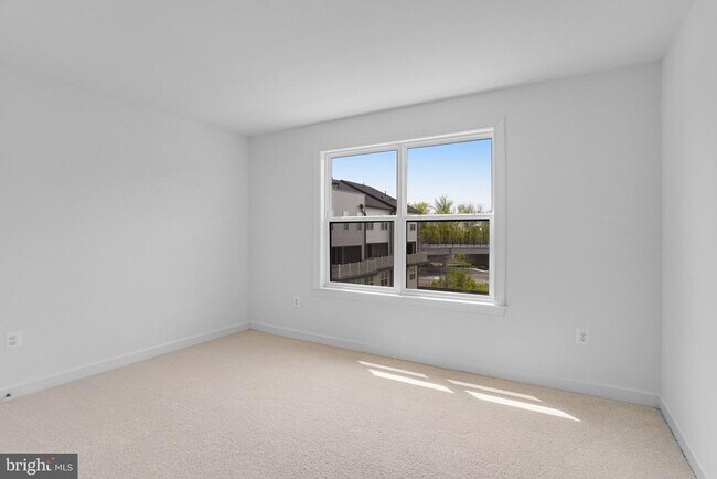 Building Photo - 4975 Longmire Wy