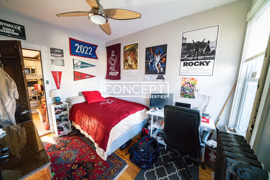 Building Photo - 154 Calumet St