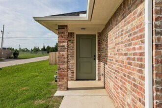 Building Photo - New Construction-Never Lived in Duplex, Pe...