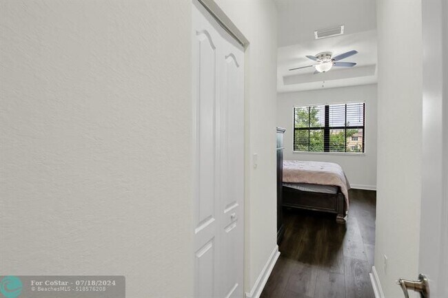 Building Photo - 8455 Lakeview Trail