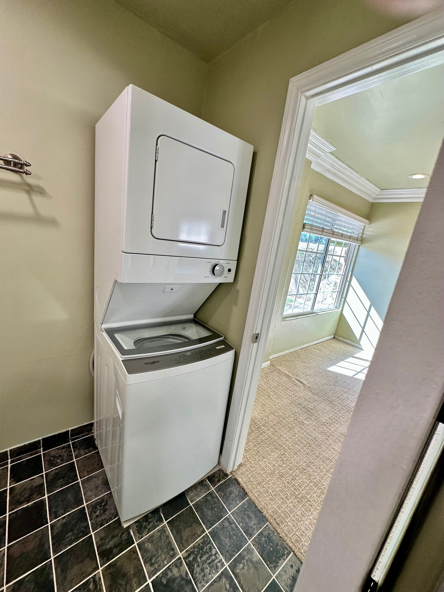 Building Photo - 6563 Park Ridge Blvd