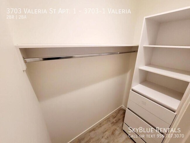 Building Photo - 3703 Valeria St